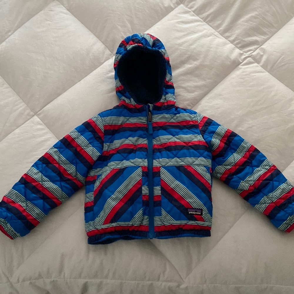Patagonia reversible winter coat for toddler, size 4T